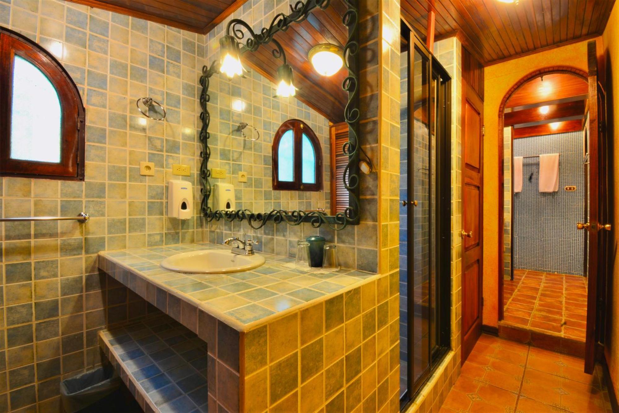 Hotel La Mansion Inn Arenal Nuevo Arenal Bagian luar foto