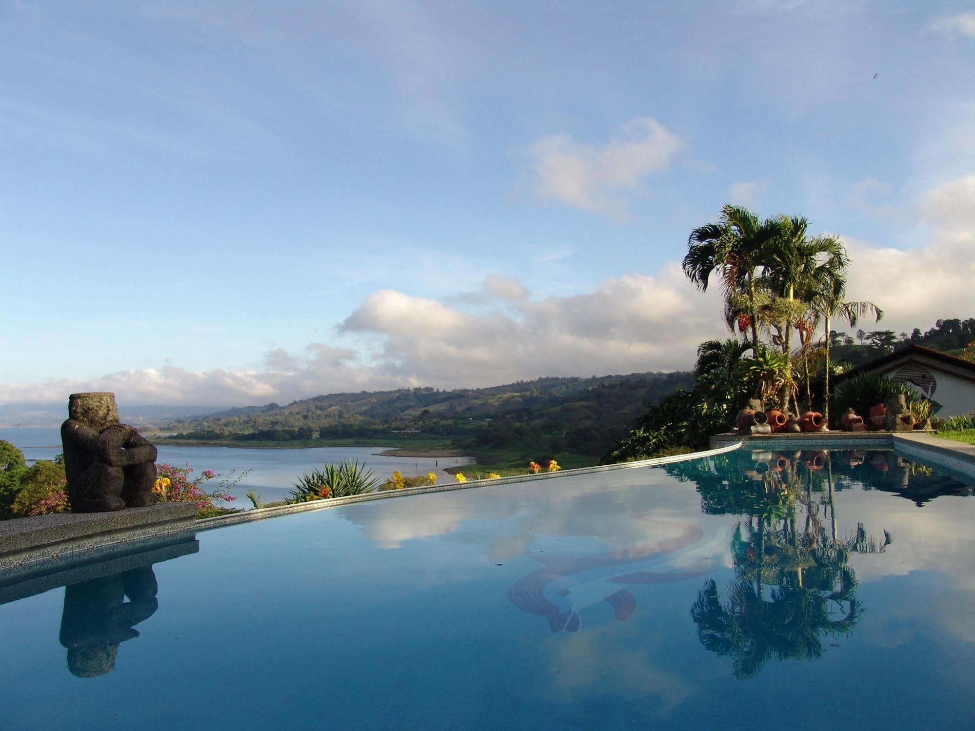 Hotel La Mansion Inn Arenal Nuevo Arenal Bagian luar foto